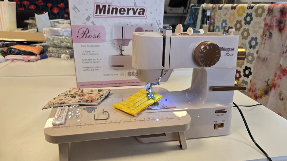 šicí stroj Minerva Rose